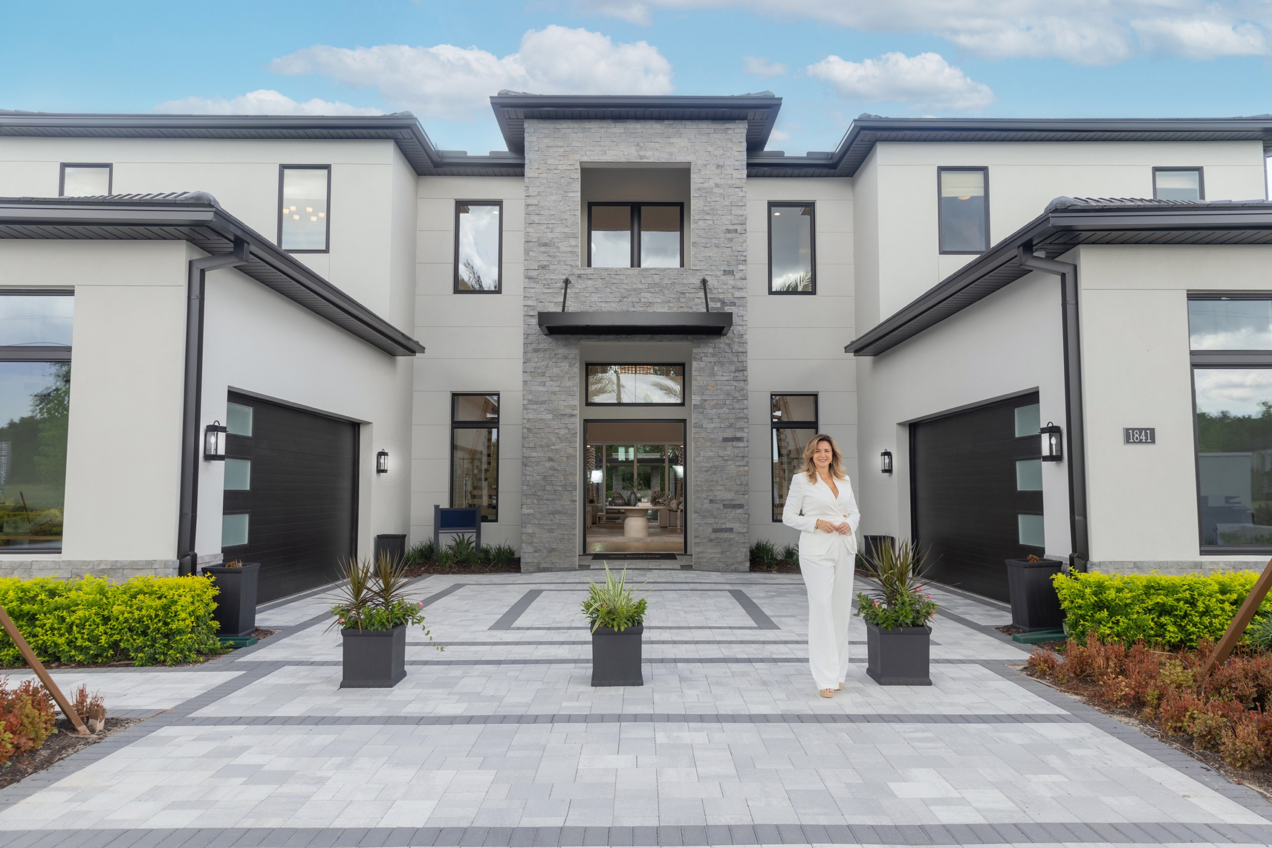 How Do Top Realtors Negotiate Successful Deals in Central Florida? – Angela Rodriguez Realtor